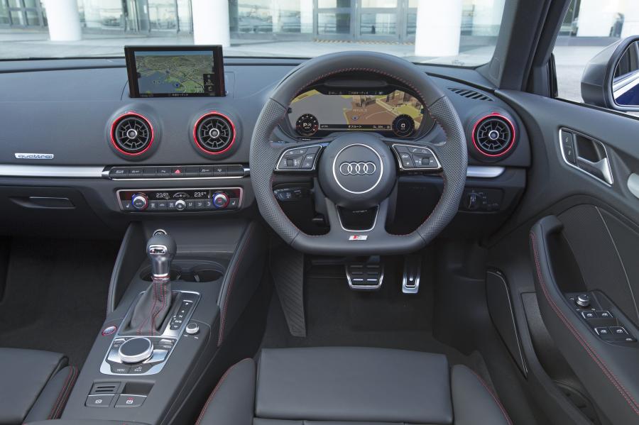 Торпедо Audi S3 Sportback (8V) 2017 года  (JP) (фото 10 из 12)